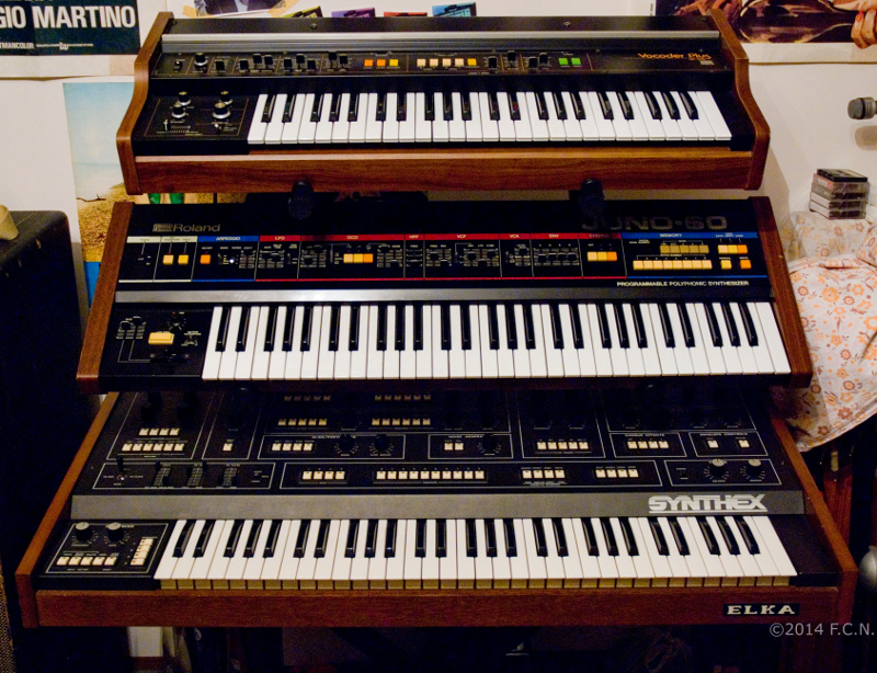 Dall'alto in basso: - Roland Vocoder VP330 (1979) - Roland Juno-60 (1983) - Elka Synthex (1981)